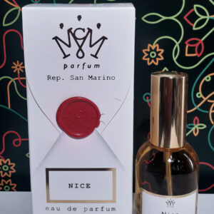 Profuno Nice, profumo Orientale-Legnoso: bottiglia elegante, note agrumate e speziate